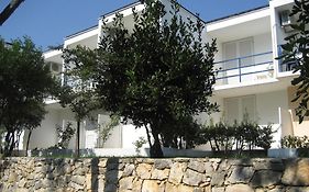 Adria Beach Guest House
